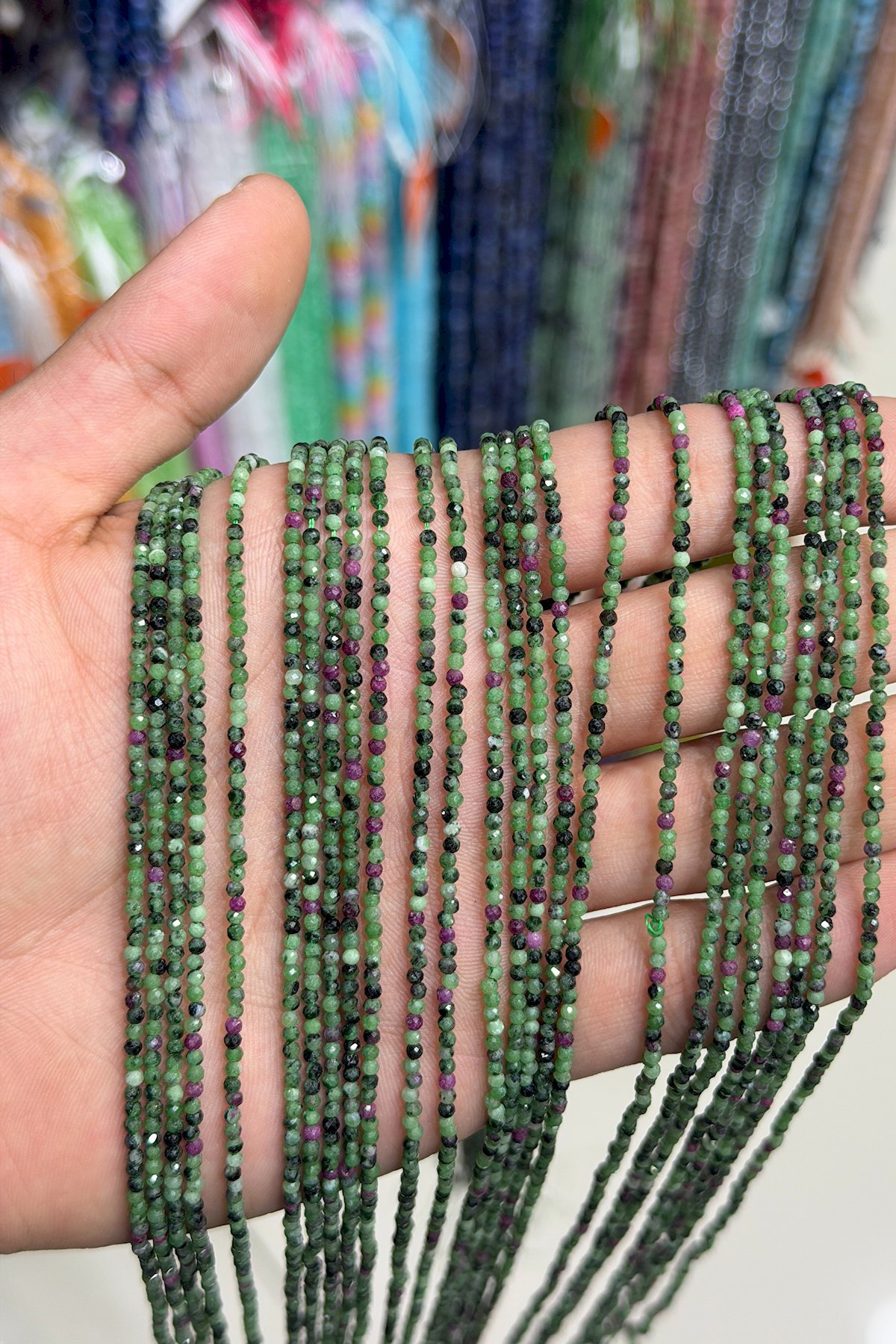 Ruby Zoisit Doğal Taş Faset Küre Kesim 2mm Dizi