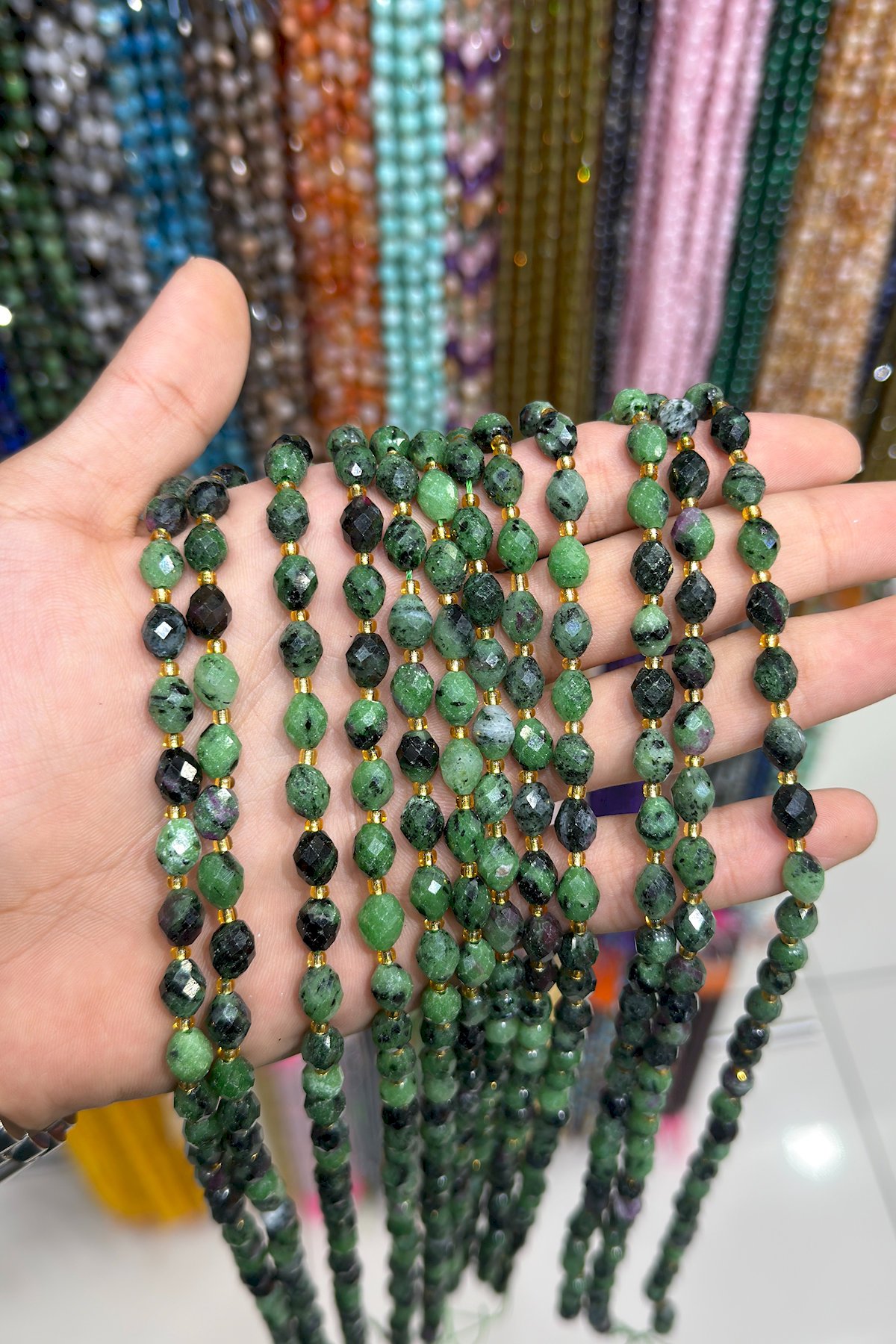 Ruby Zoisit Taşı Özel Faset Kesim 8x6mm Doğal Taş Dizi [AA]