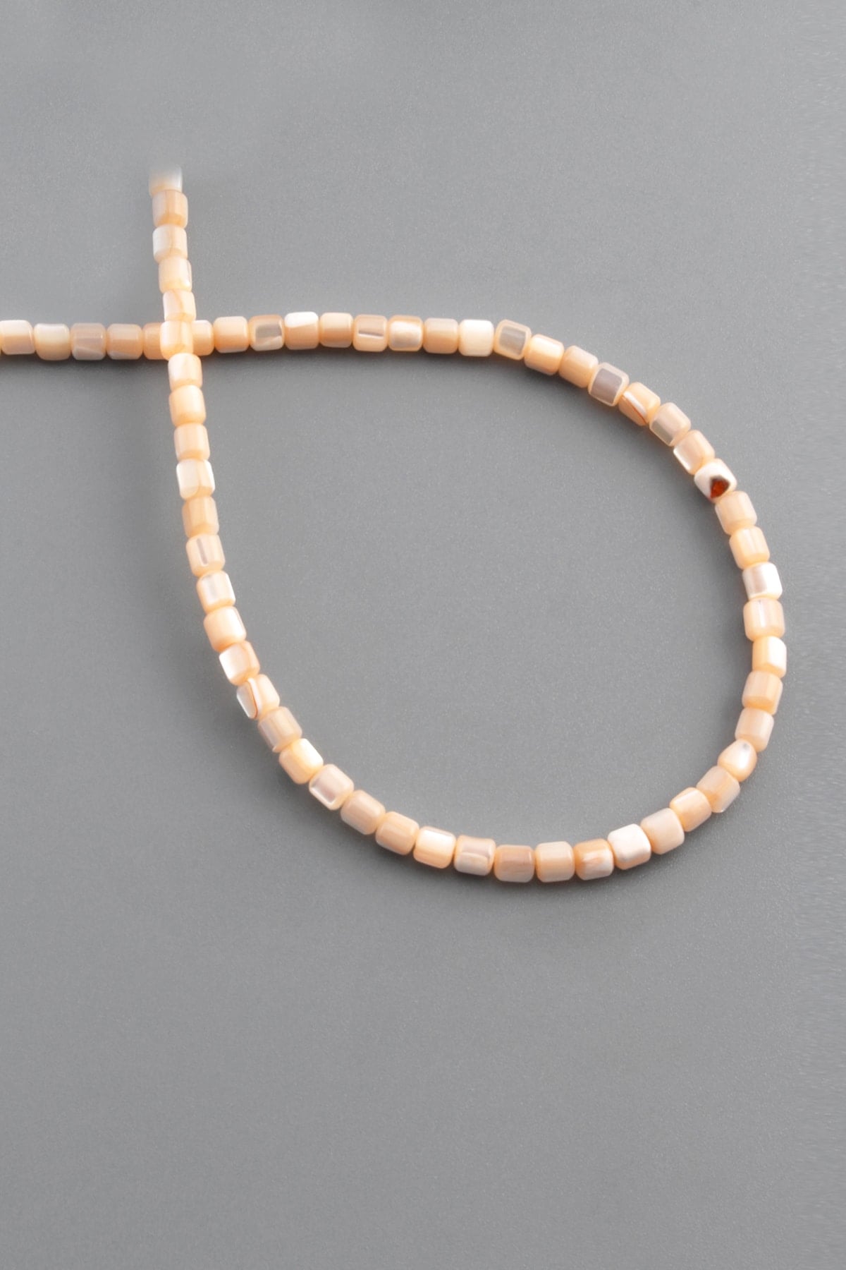 Sedef Taşı Dore Kesim Parlak Açık Pembe 3x3mm Doğal Taş Dizi [AB+]