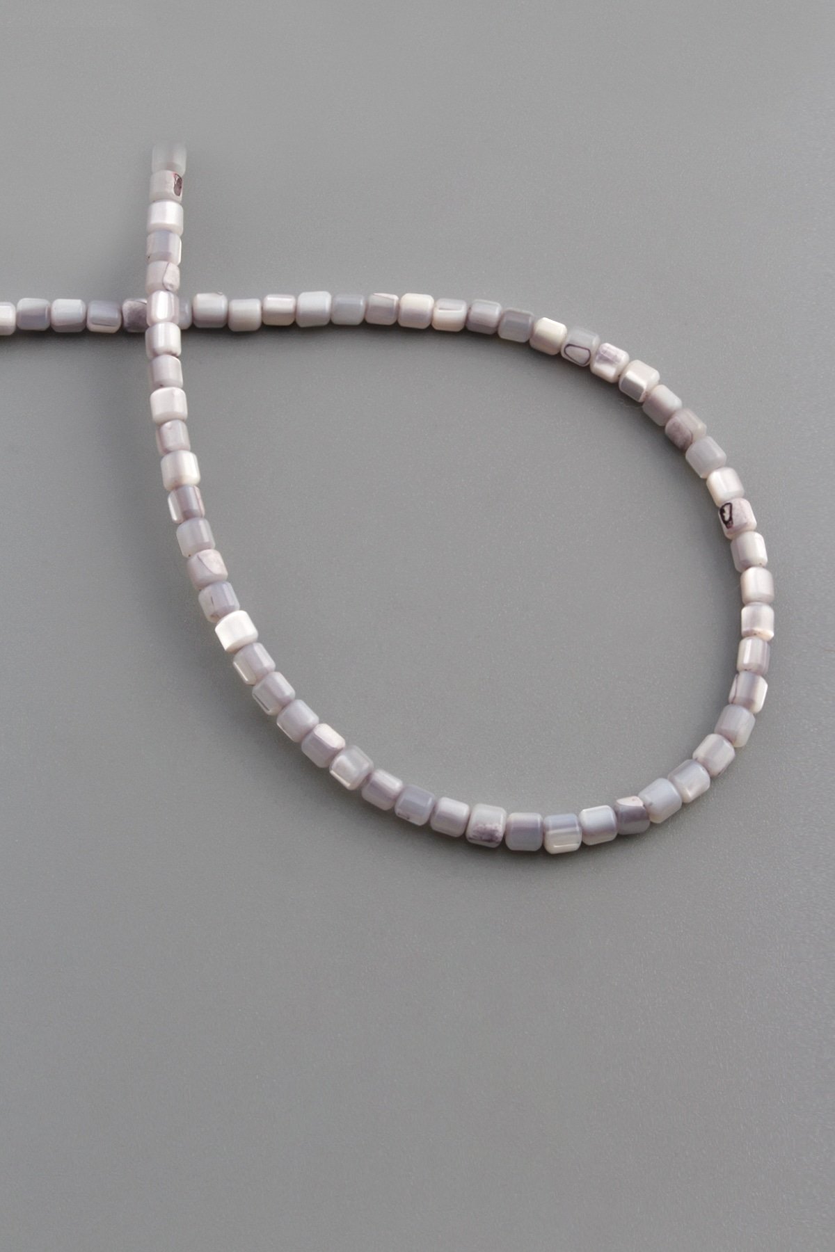 Sedef Taşı Dore Kesim Parlak Gri 3x5mm Doğal Taş Dizi [AB+]