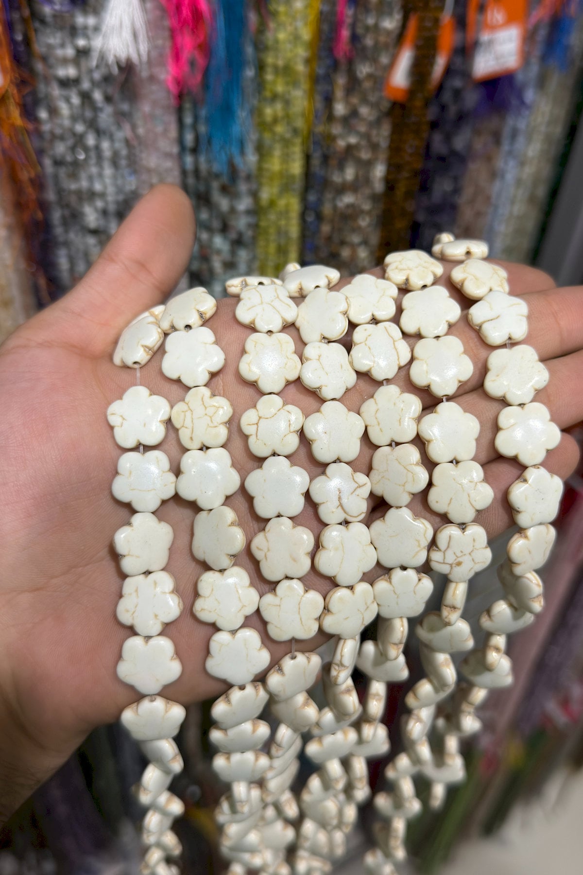 Sıkma Turkuaz Çiçek Kesim Beyaz 15x5mm Doğal Taş Dizi