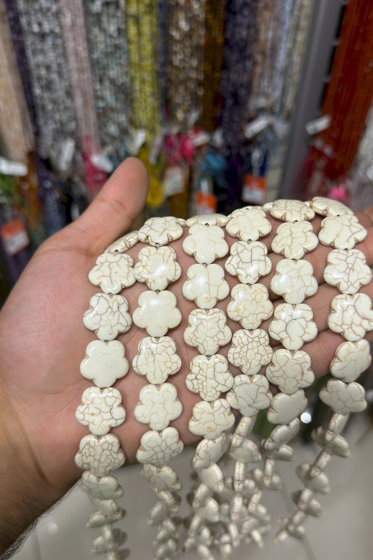 Turquoise Squeezing Natural Stone White Flower Cut 20x6mm String Of Beads