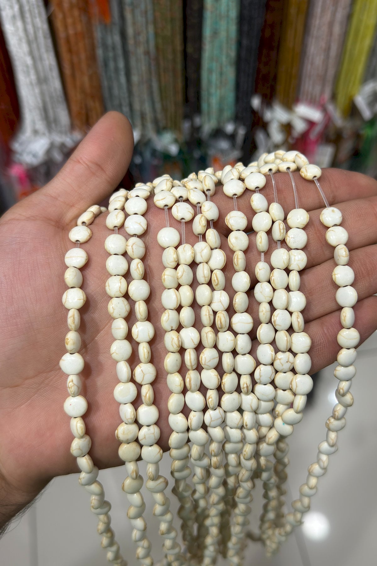 Sıkma Turkuaz Daire Kesim Beyaz 8x4mm Doğal Taş Dizi