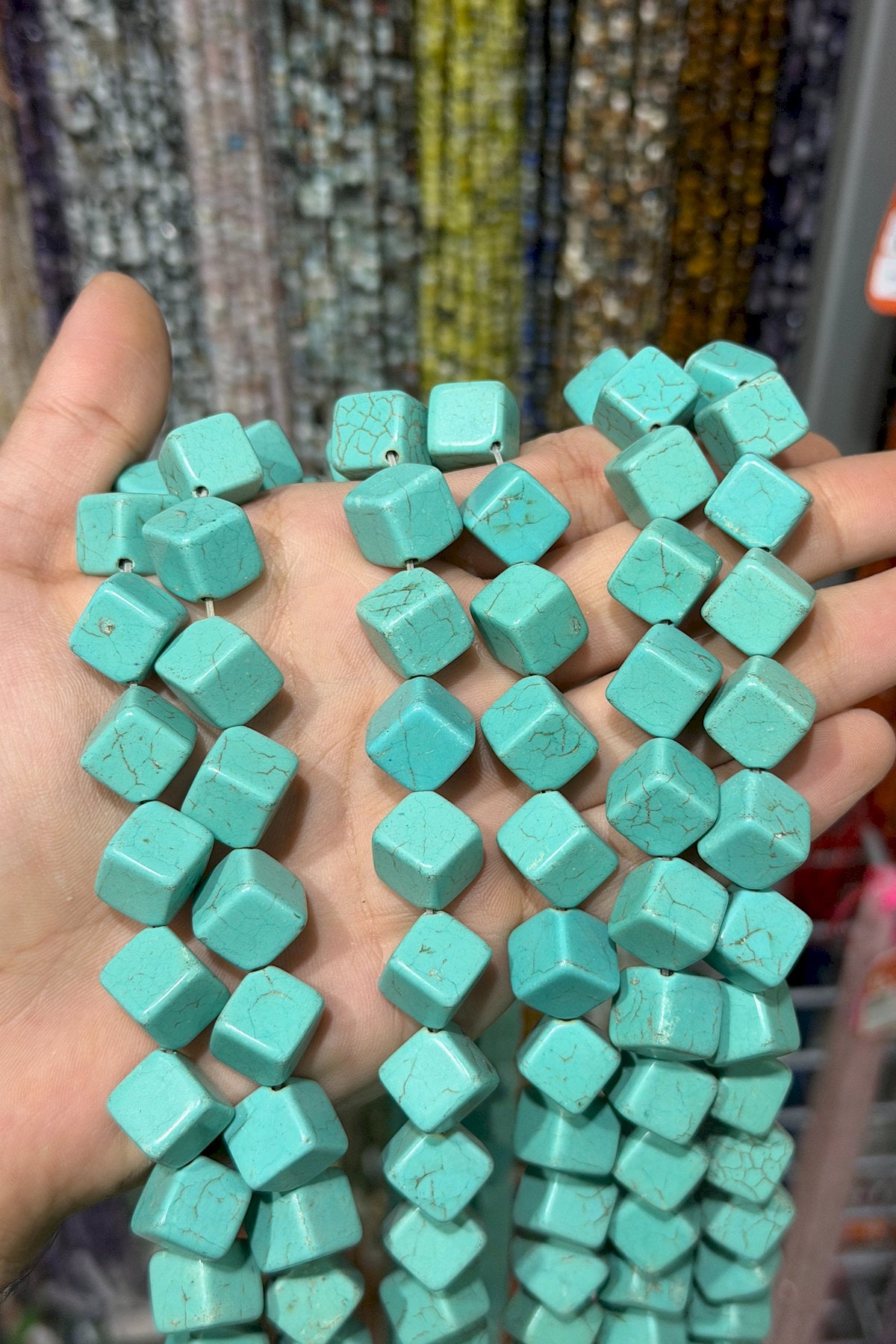 Sıkma Turkuaz Küp Kesim Mavi 12x12mm Doğal Taş Dizi