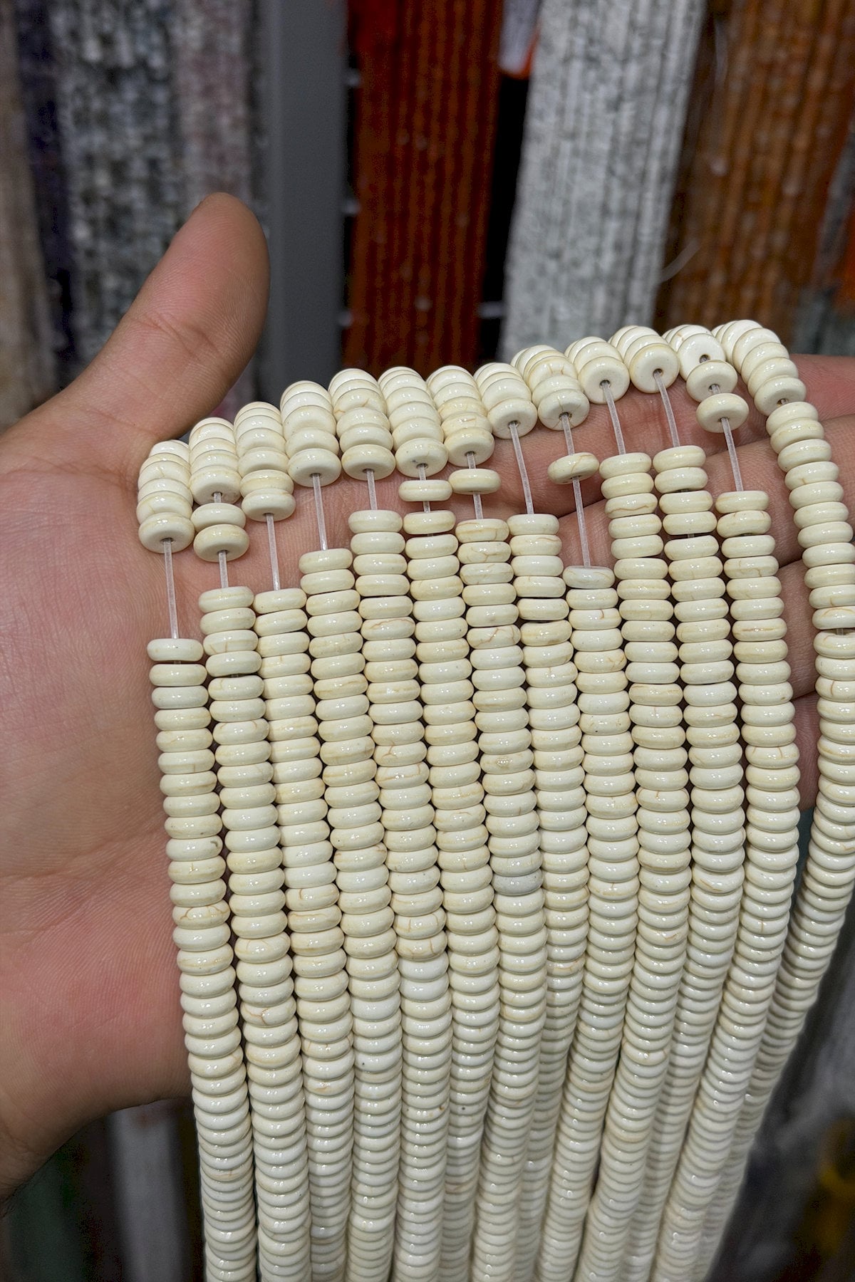 Sıkma Turkuaz Rondela Kesim Beyaz 8mm Doğal Taş Dizi