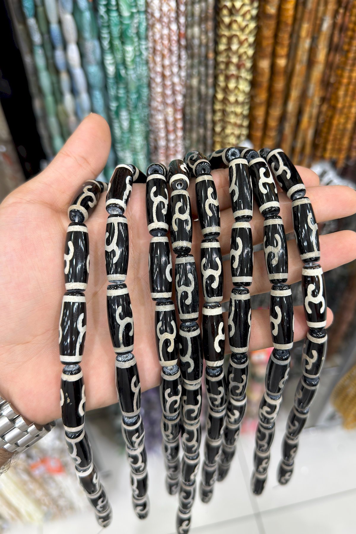 Tibet Akik Taşı Silindir Kesim Parlak Siyah 10x30mm Doğal Taş Dizi