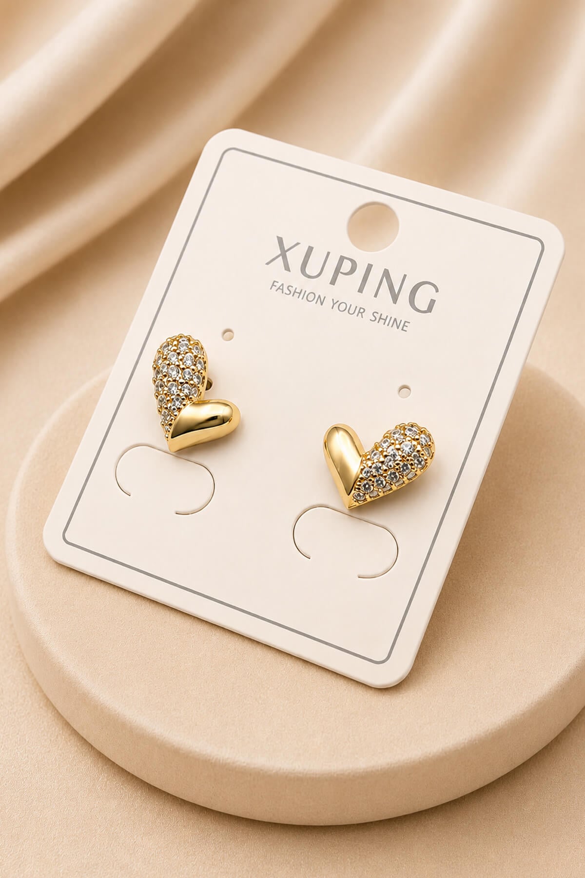 Xuping Yarım Taşlı Kalp Formlu Altın Renk Çivi Küpe