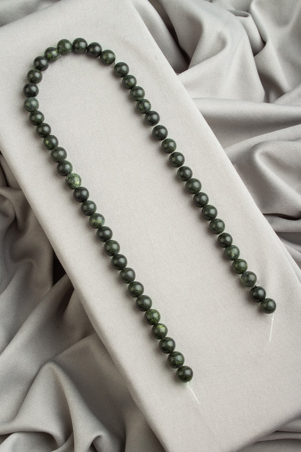 Yılan Taşı Doğal Taş Parlak Koyu Yeşil Küre Kesim 8mm Dizi [AA]