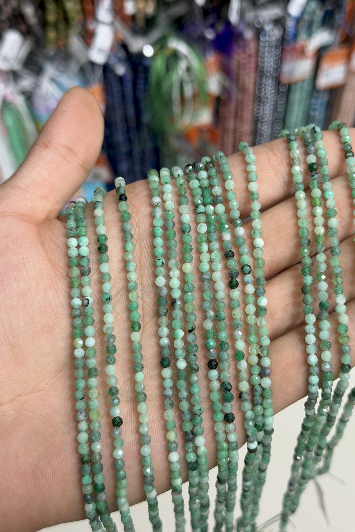 Zümrüt Doğal Taş Parlak Küre Kristal Kesim 3mm Dizi