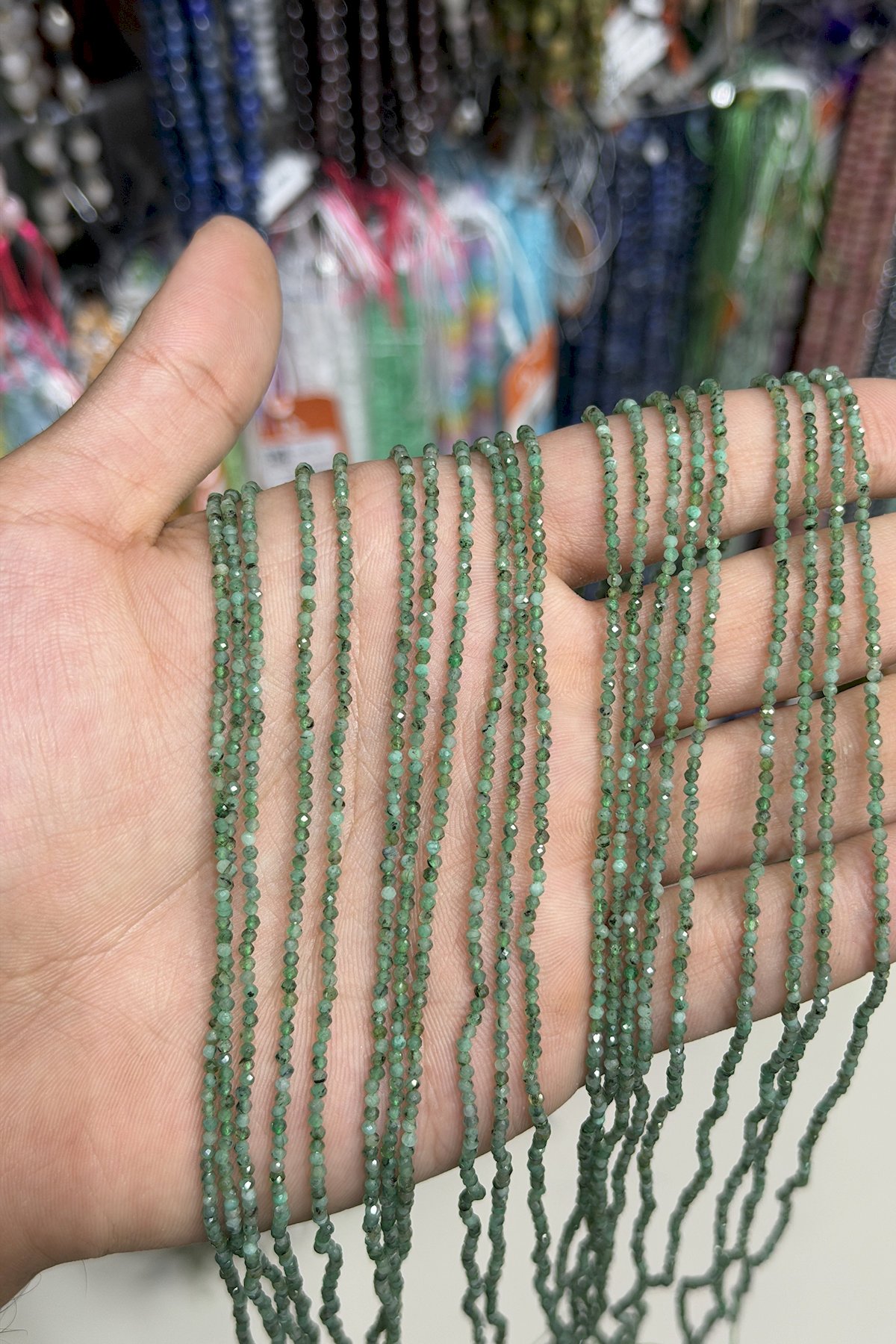 Zümrüt Taşı Küre Kristal Kesim Parlak 2mm Doğal Taş Dizi