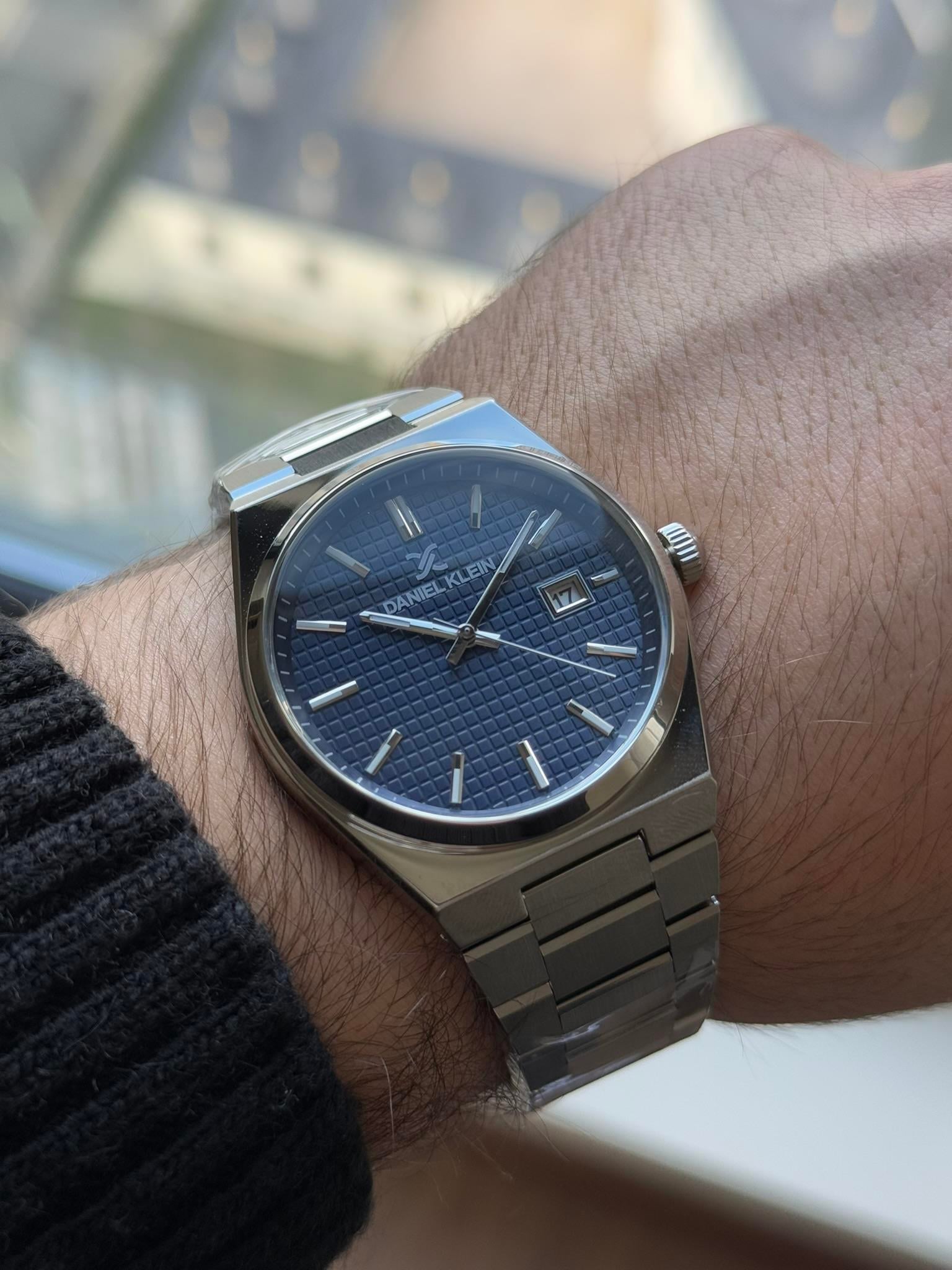Daniel Klein Mekanizma Garantili Takvimli TST Model Erkek Kol Saati Gümüş (Lacivert Kadran) DK0008