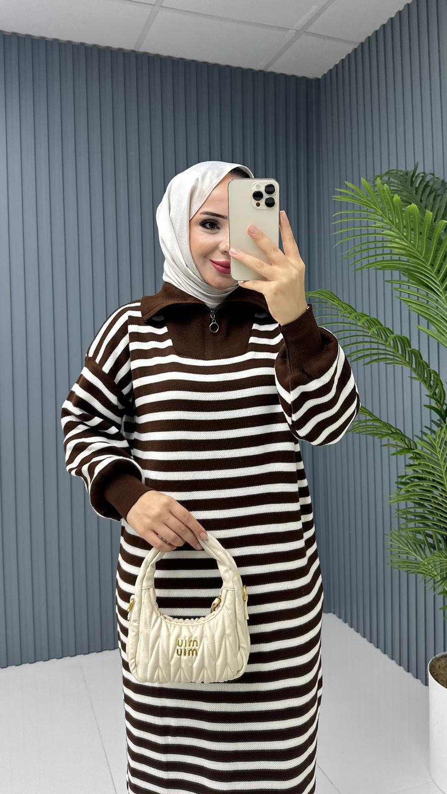 Yakalı Triko Elbise