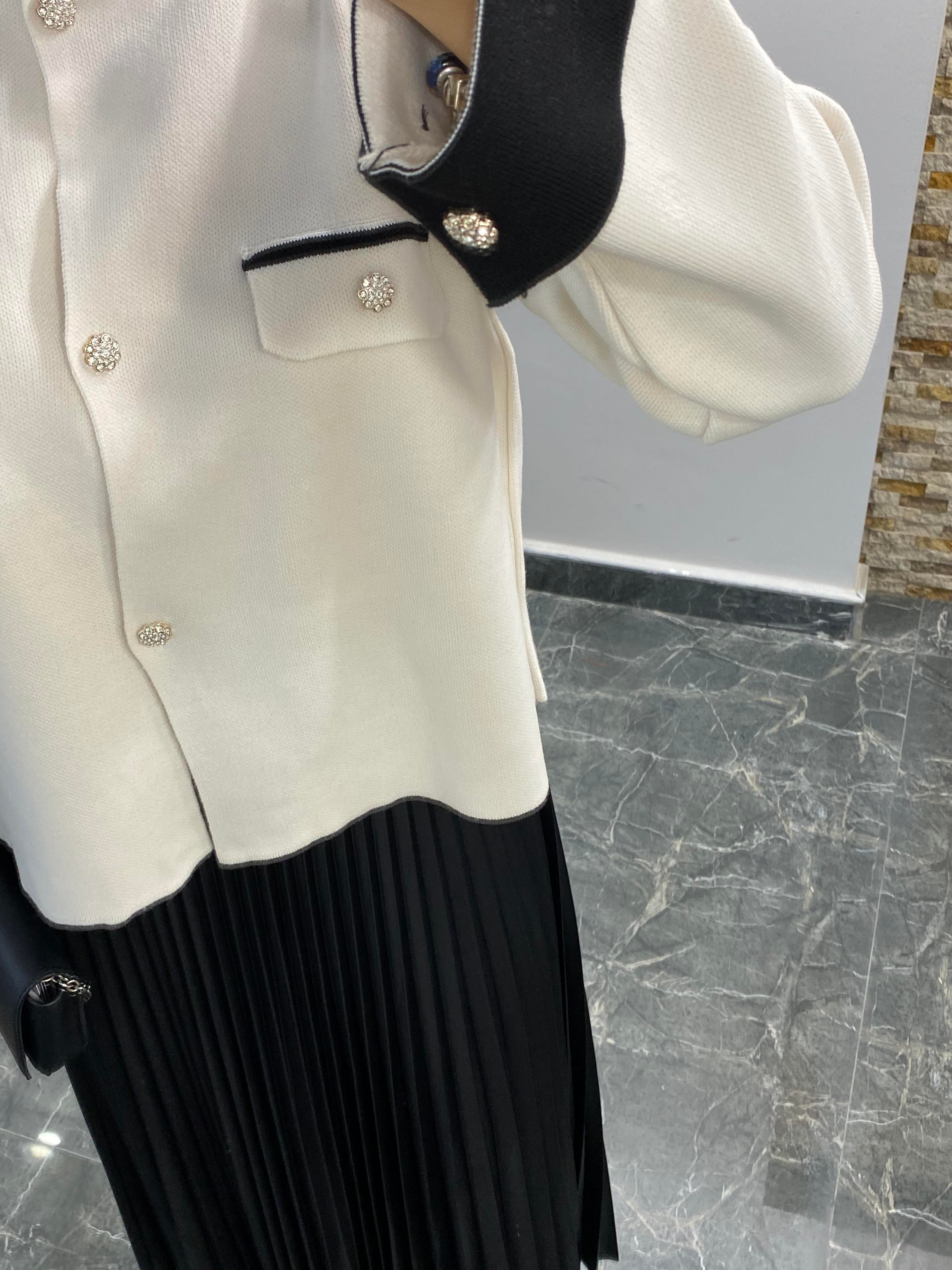 Taş Düğme Detaylı Hırka Beyaz