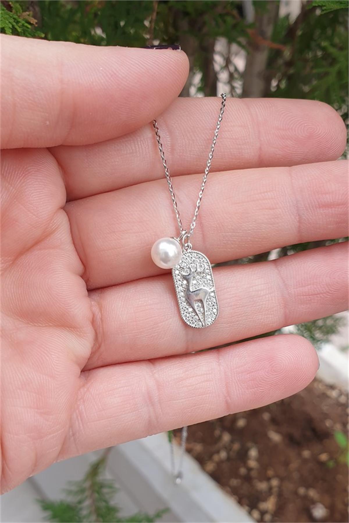Taşlı İnci Detaylı Gümüş Geyik Kolye