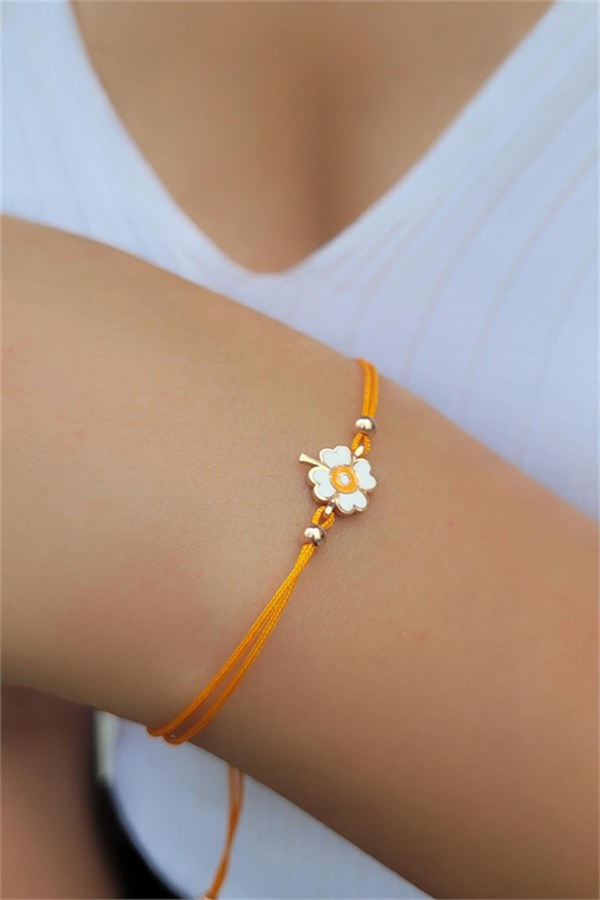 Turuncu İpli Çiçek Gümüş Bileklik