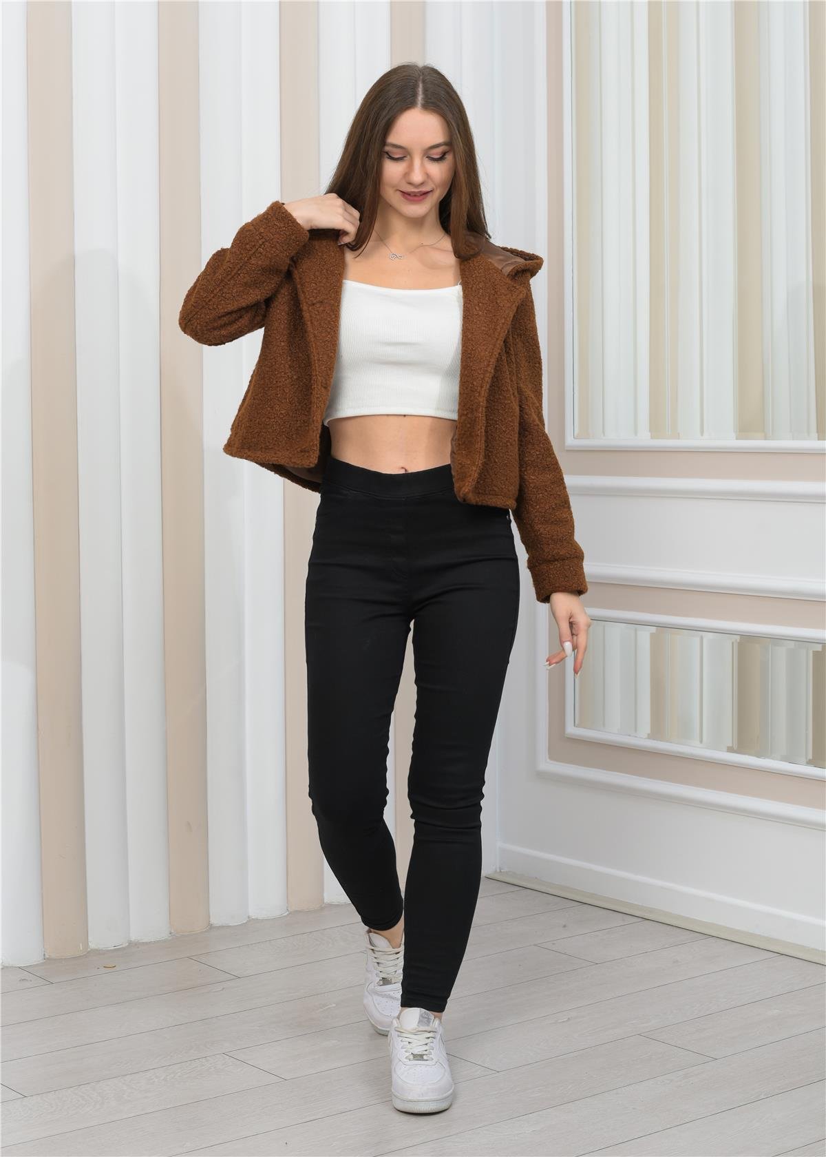 Yeni Sezon Peluş Kıvırcık Crop  Kapşonlu Mont Kahverengi