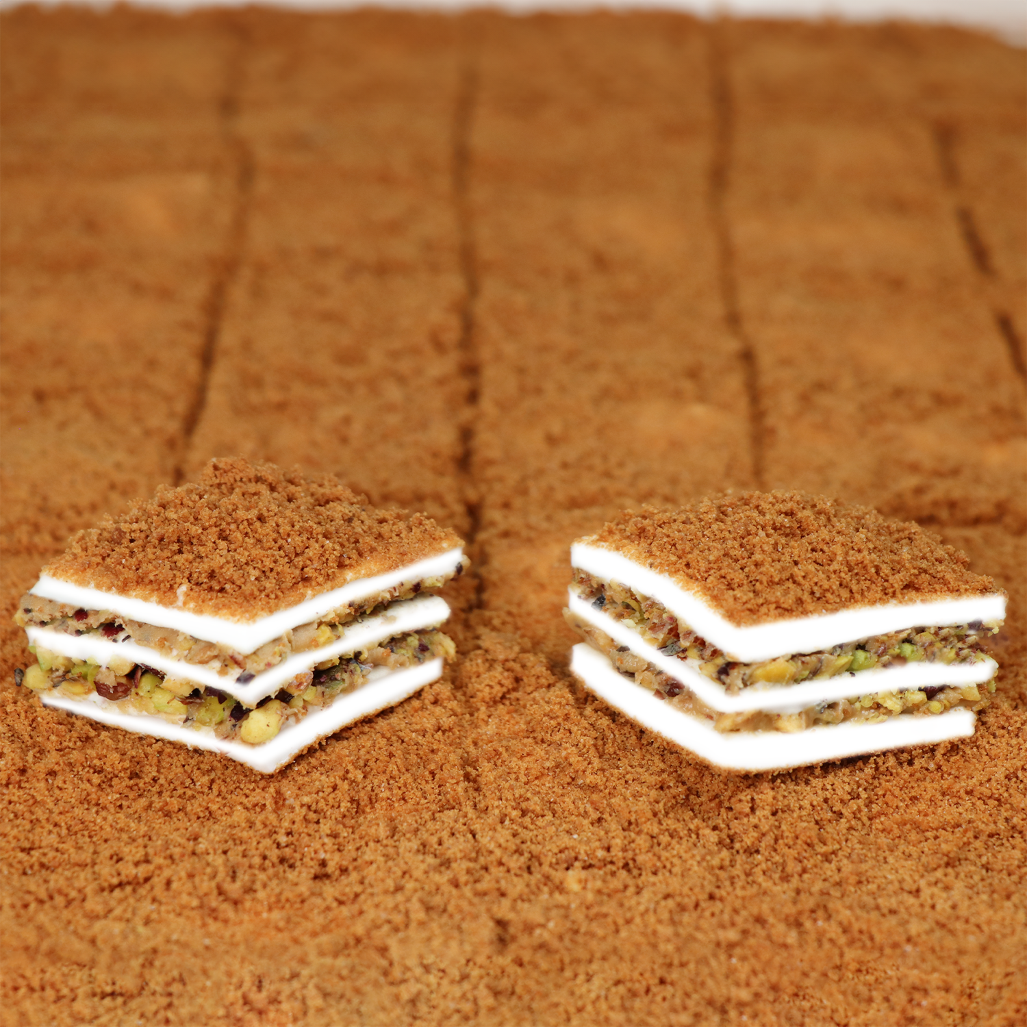 Lotuslu Antep Fıstıklı Sultan Baklavası