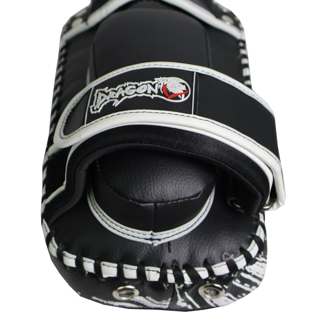 DragonDoDragonDo 40300-P Thai Darbe Yastığı Kick Boks Antrenman Lapası I www.boksshop.comDragonDo 40300-P Thai Darbe Yastığı Kick Boks Antrenman Lapası