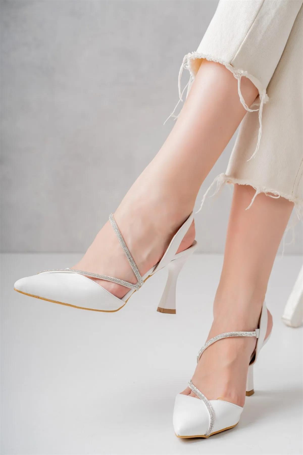 Çapraz Şerit Topuklu Ayakkabı