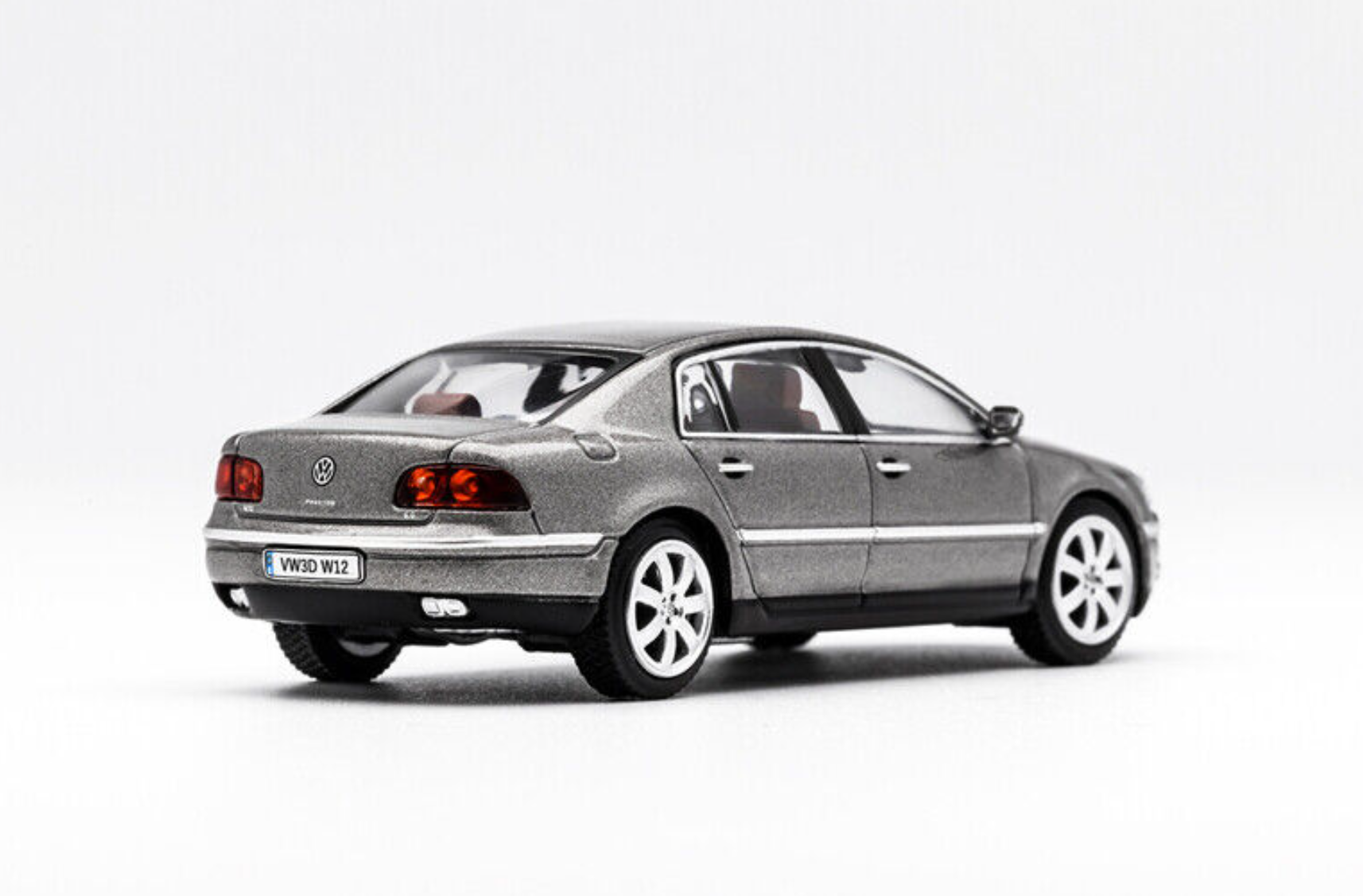 GCD Volkswagen Phaeton Typ 3D silver