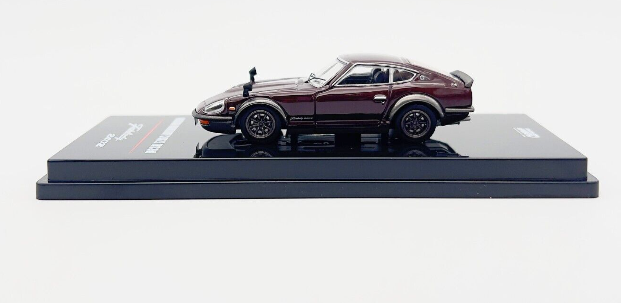 İNNO64 Nissan Fairlady 240ZG HS30 Maroon