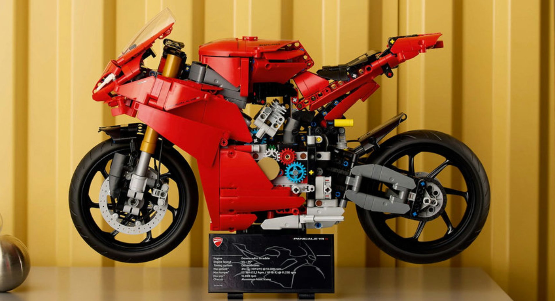 LEGO® Technic Ducati Panigale V4 S Motosiklet