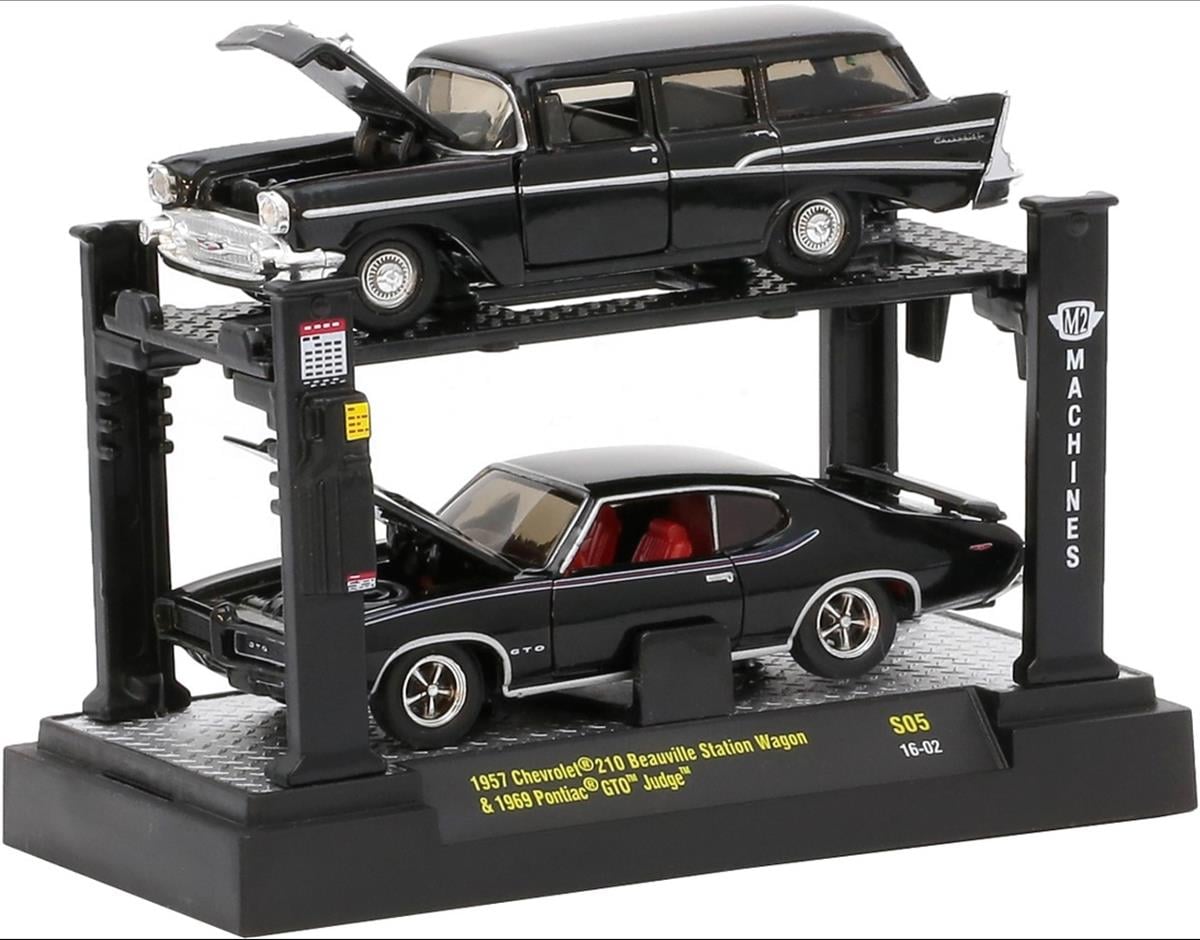 M2 Machines 1957 Chevrolet Beauville Station Wagon + 1969 Pontiac GTO Judge Lift Pack