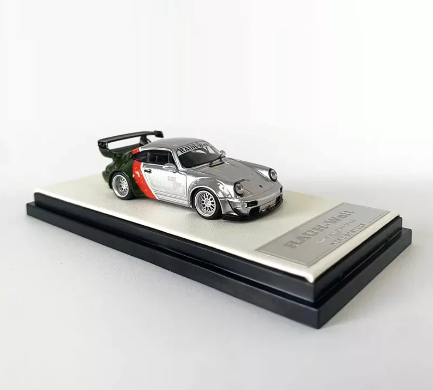 Mini Station Porsche RWB Cyberpunk Limited Edition Figürlü