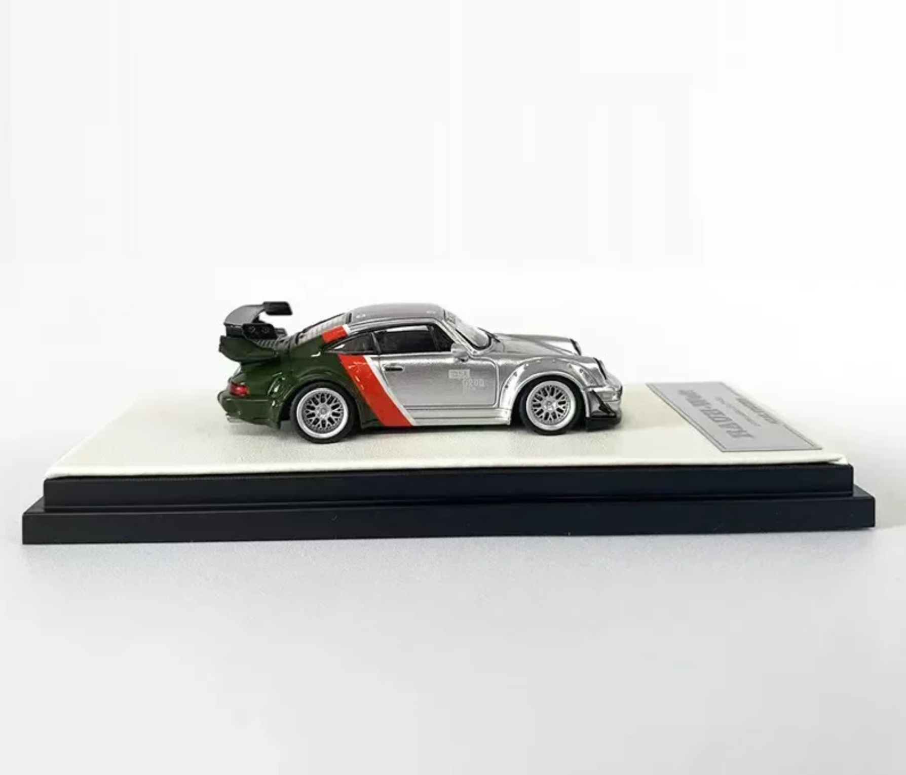 Mini Station Porsche RWB Cyberpunk Limited Edition Figürlü
