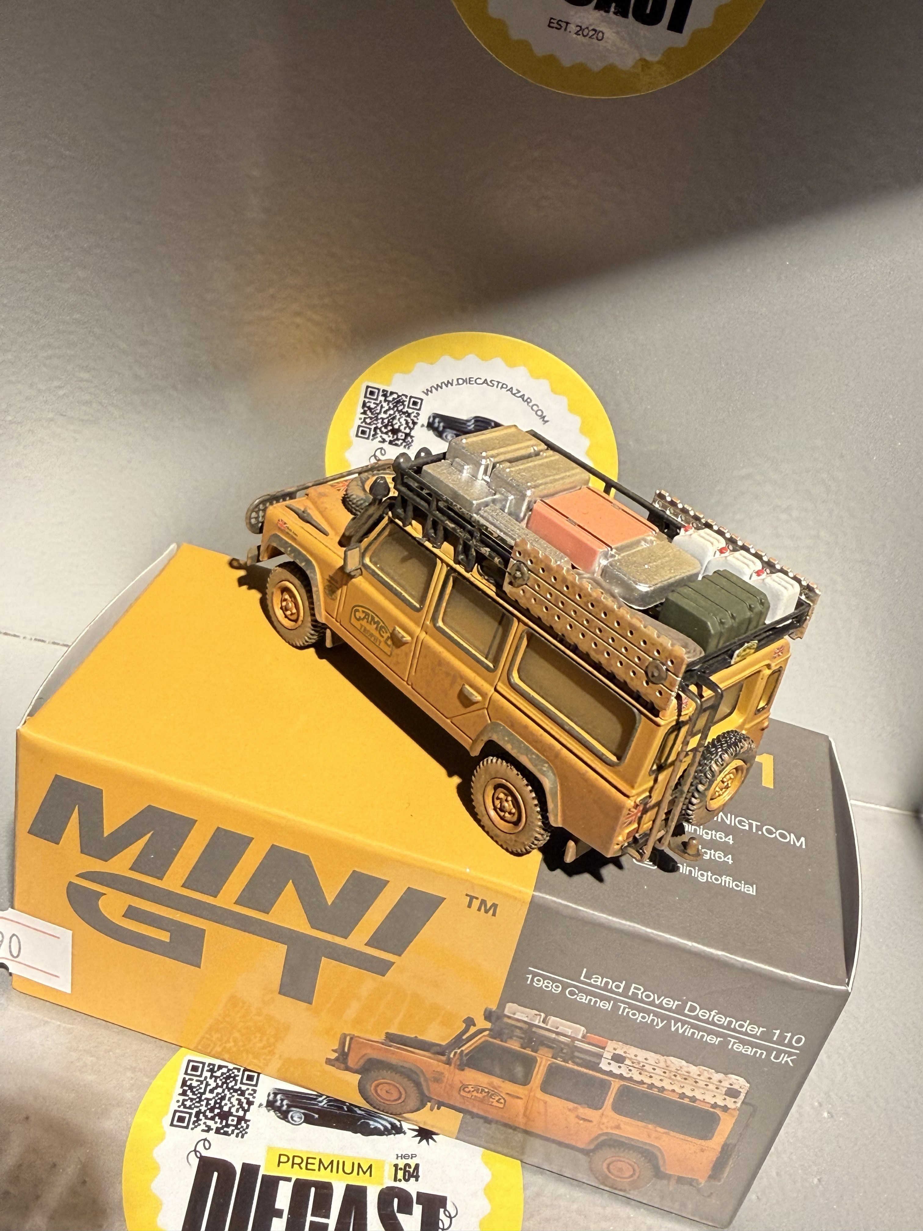 Outlet Mini GT Land Rover Defender 110 Camel Dust #221