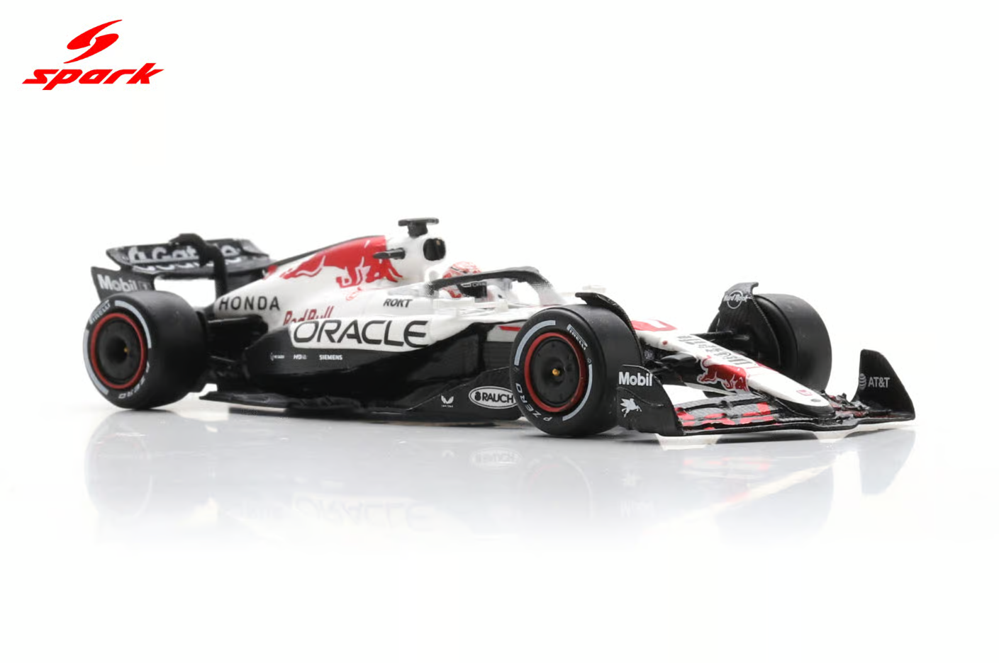 Spark Formula 1 Red Bull Racing RB21 No.1 Winner Japanese GP 2025 Max Verstappen