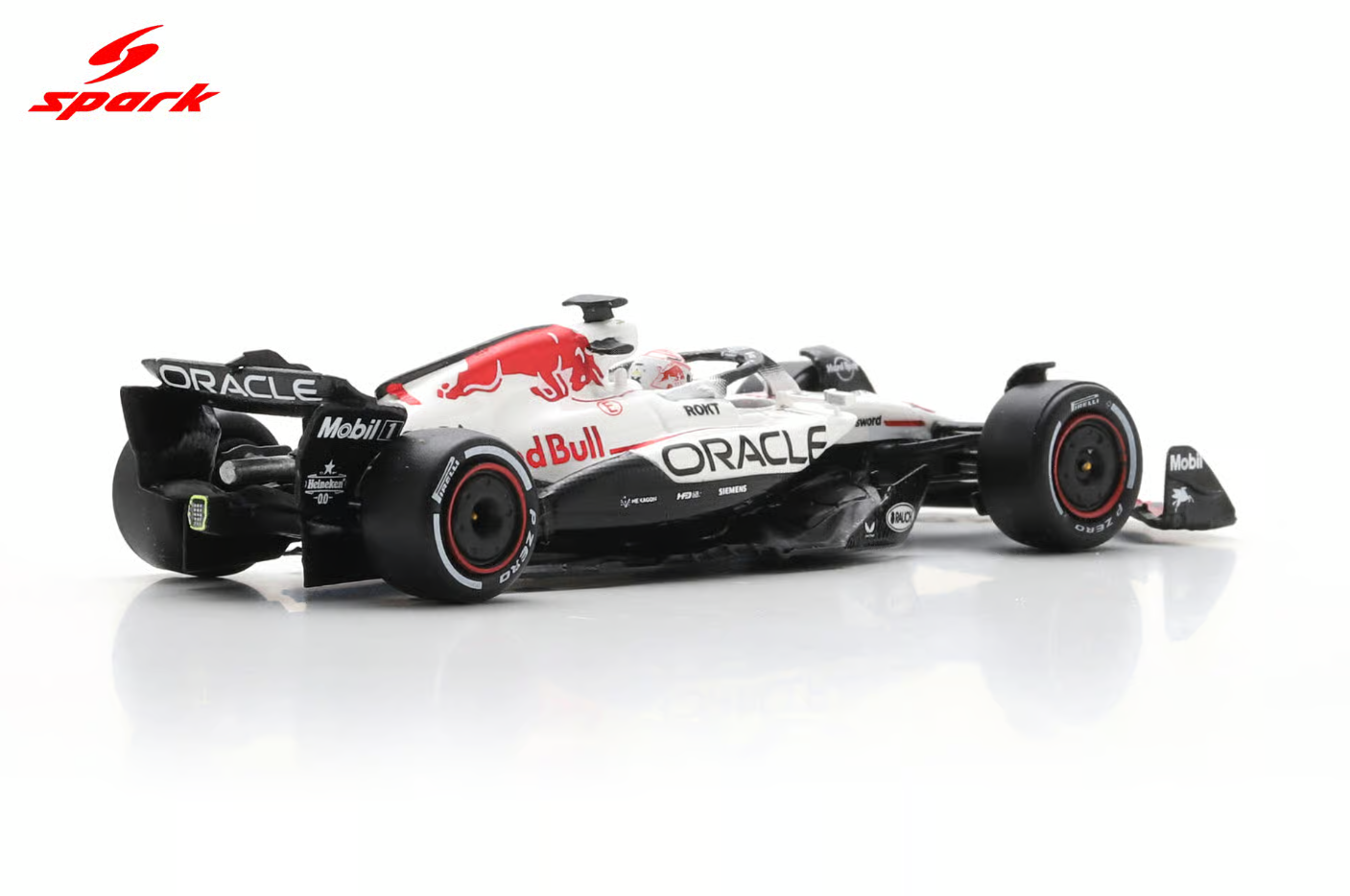 Spark Formula 1 Red Bull Racing RB21 No.1 Winner Japanese GP 2025 Max Verstappen