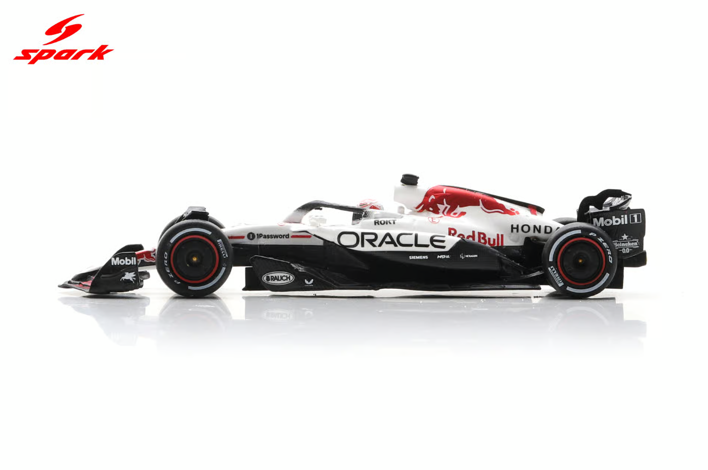 Spark Formula 1 Red Bull Racing RB21 No.1 Winner Japanese GP 2025 Max Verstappen