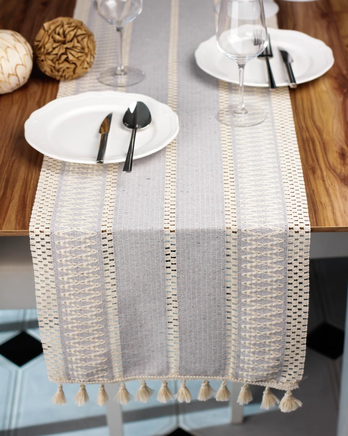 Gri Püsküllü Runner Dantel Örme Masa Runner Sunum Örtüsü Organik Pamuk 35x155 Cm Runner Regina
