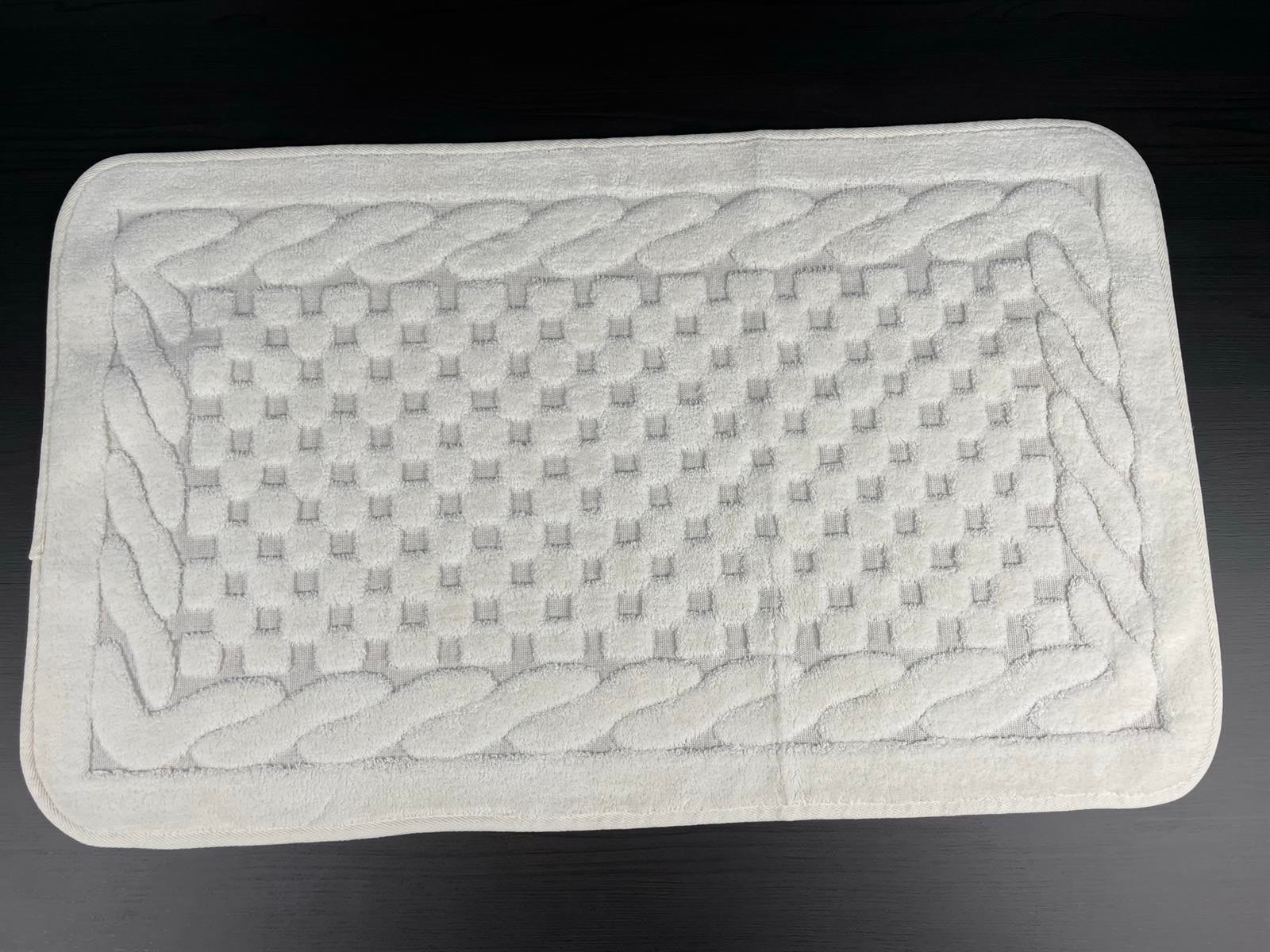 Netha Kaymaz Taban 2'li Pamuklu Banyo Paspası Gri Yıkanabilir Su Emici 60x100cm ve 50x60cm Krem Pamuklu Banyo Halısı