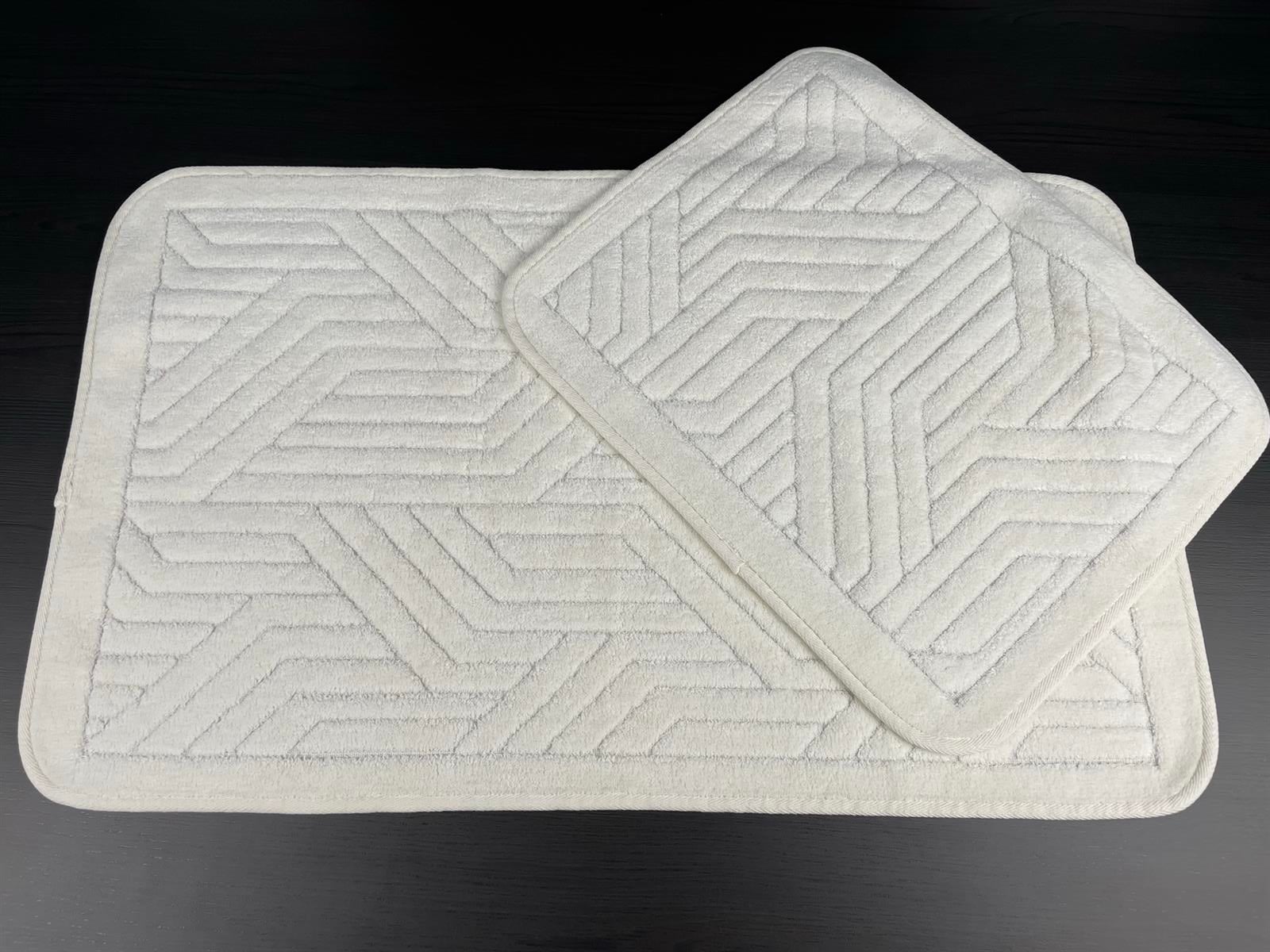 Tina Kaymaz Taban 2'li Pamuklu Banyo Paspası Krem Rengi Yıkanabilir Su Emici 60x100cm ve 50x60cm Krem Pamuklu Banyo Halısı