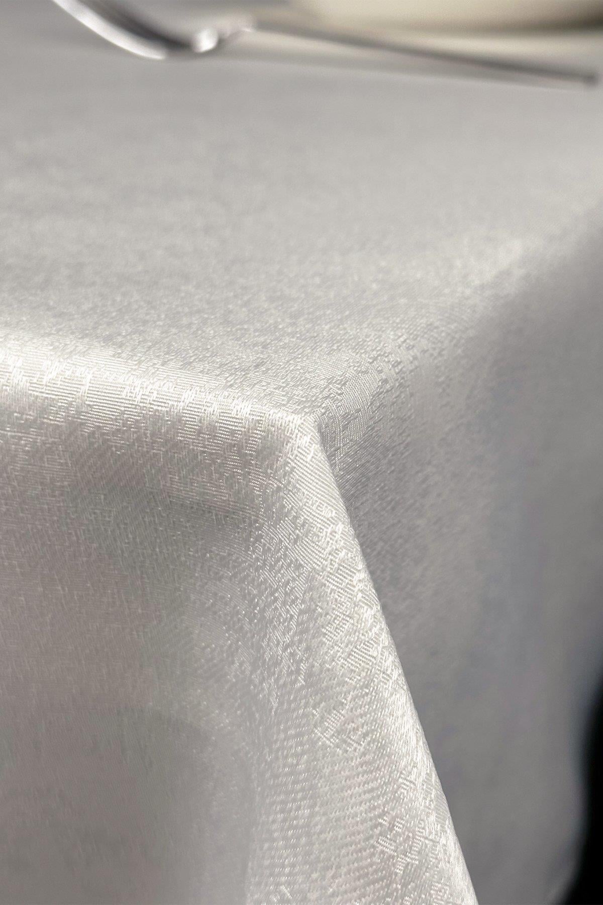 Paries 150x220 cm Dertsiz Leke Tutmaz Şık Masa ÖrtüsüSamimi bir yemek, aile içinde hoş bir akşam masanıza uyacak masa örtüleri ve runner'lar