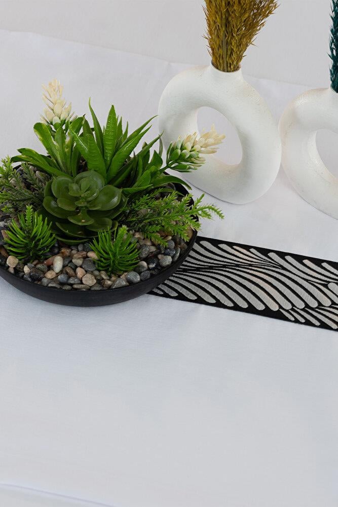 Alba Jakar Damla Desen Leke Tutmaz Jakarlı 160x220 Cm Lüks 8 Kişilik Masa Örtüsü SiyahSamimi bir yemek, aile içinde hoş bir akşam masanıza uyacak masa örtüleri ve runner'lar