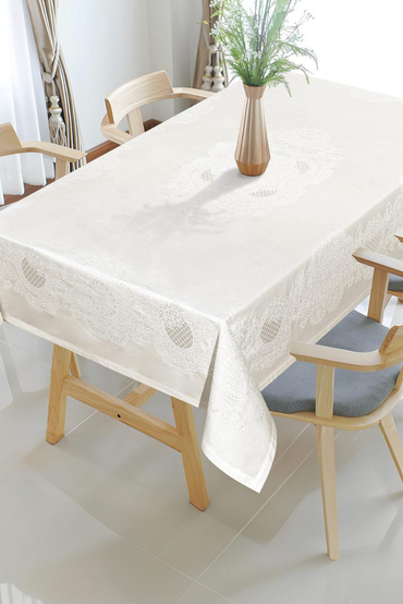 Royal Pano Lace Masa Örtüsü 8 Kişilik 150x220 cm Masa Örtüsü KremSamimi bir yemek, aile içinde hoş bir akşam masanıza uyacak masa örtüleri ve runner'lar