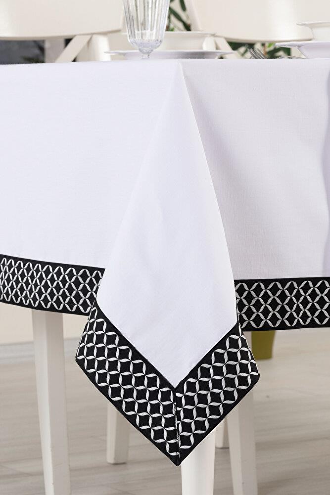 Alba Jakar Çember Desen Runnerlı Set Leke Tutmaz 160x220 Cm Lüks Masa Örtüsü 2 Runnerlı Set BeyazSamimi bir yemek, aile içinde hoş bir akşam masanıza uyacak masa örtüleri ve runner'lar