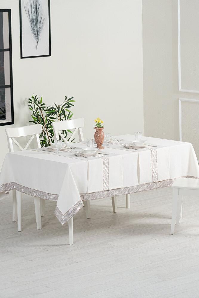 Alba Jakar Damla Desen Runnerlı Set Leke Tutmaz 160x260 Cm Lüks Masa Örtüsü 2 Runnerlı Set SiyahSamimi bir yemek, aile içinde hoş bir akşam masanıza uyacak masa örtüleri ve runner'lar