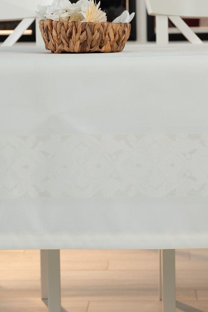 Jumbo Jakar Pano Desen Leke Tutmaz Jakarlı 150x250 Cm Lüks 8 Kişilik Masa Örtüsü KremSamimi bir yemek, aile içinde hoş bir akşam masanıza uyacak masa örtüleri ve runner'lar