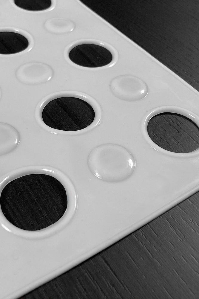 Banyo Paspası Beyaz Silikon Kaymaz Vakumlu Duş PaspasıSamimi bir yemek, aile içinde hoş bir akşam masanıza uyacak masa örtüleri ve runner'lar