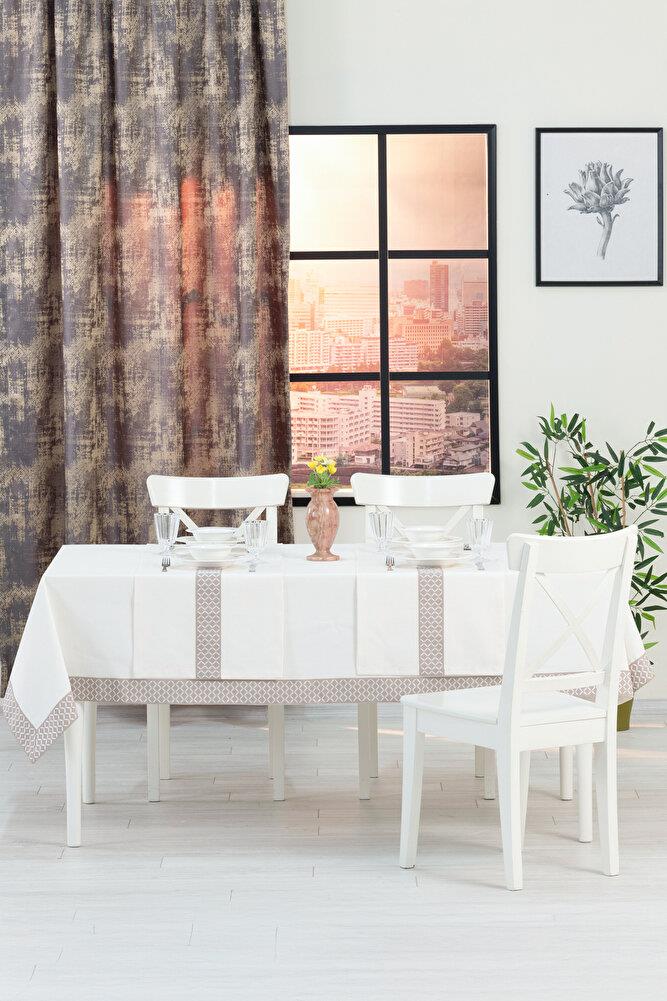 Alba Jakar Çember Desen Runnerlı Set Leke Tutmaz 160x220 Cm Lüks Masa Örtüsü 2 Runnerlı Set BeyazSamimi bir yemek, aile içinde hoş bir akşam masanıza uyacak masa örtüleri ve runner'lar