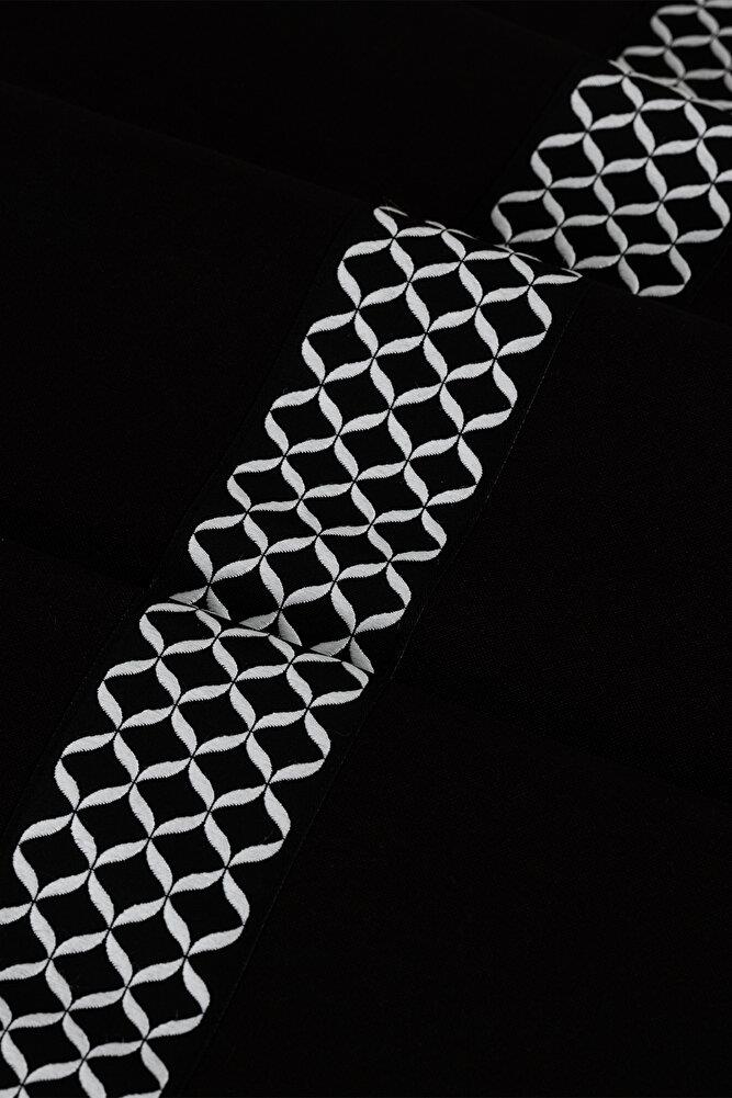 Alba Jakar Çember Desen Leke Tutmaz Jakarlı 160x220 Cm Lüks 8 Kişilik Masa Örtüsü BeyazSamimi bir yemek, aile içinde hoş bir akşam masanıza uyacak masa örtüleri ve runner'lar