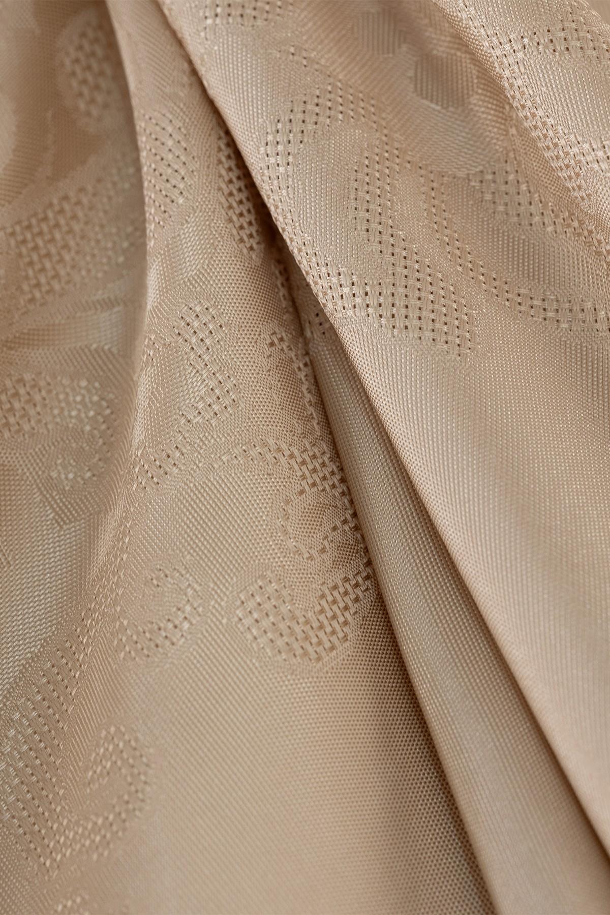 Pano Jumbo Masa Örtüsü Leke Tutmaz Polyester Jakarlı Pano 8 Kişilik Lüks Bej 150 x 220 cm Masa ÖrtüsüSamimi bir yemek, aile içinde hoş bir akşam masanıza uyacak masa örtüleri ve runner'lar