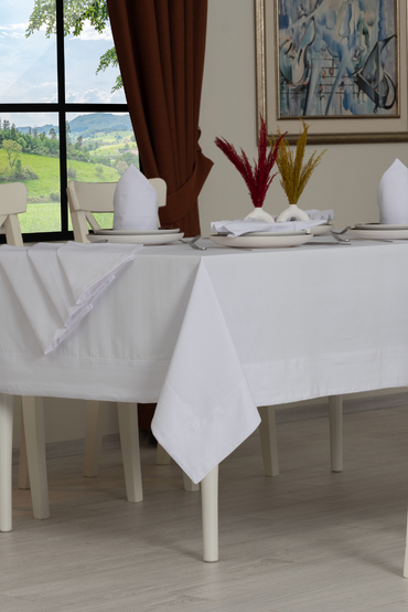 Honey Pamuklu Masa Örtüsü 8 Adet Peçeteli Bordürlü 160x220 Cm BeyazSamimi bir yemek, aile içinde hoş bir akşam masanıza uyacak masa örtüleri ve runner'lar