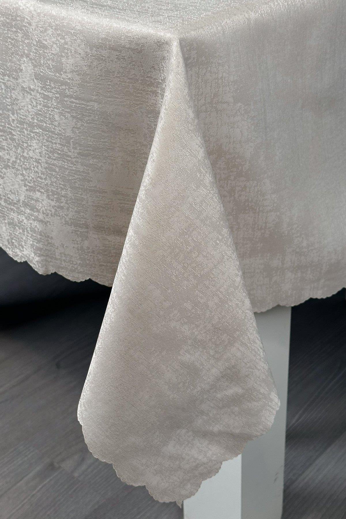Paries 150x220 cm Dertsiz Leke Tutmaz Şık Masa ÖrtüsüSamimi bir yemek, aile içinde hoş bir akşam masanıza uyacak masa örtüleri ve runner'lar