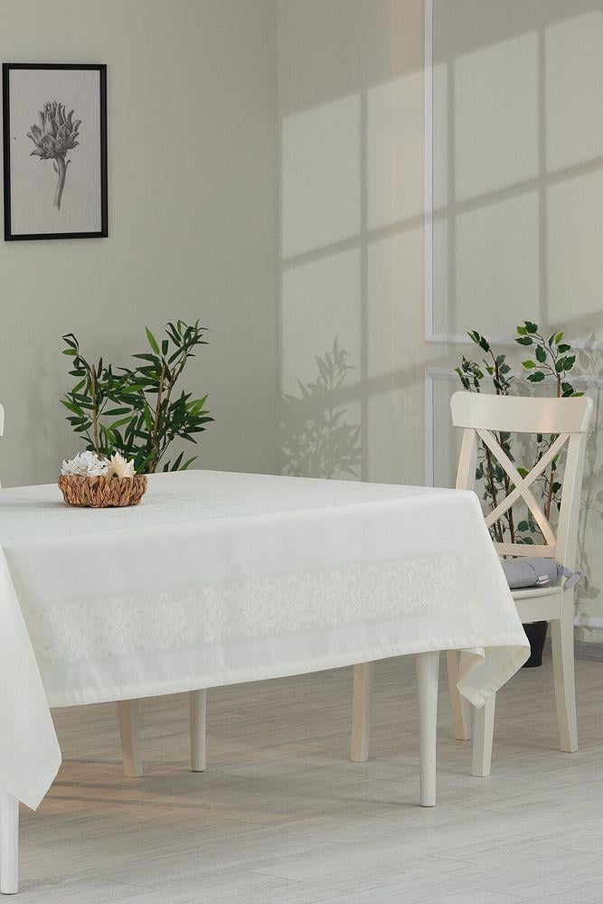 Jumbo Jakar Pano Desen Leke Tutmaz Jakarlı 150x250 Cm Lüks 8 Kişilik Masa Örtüsü KremSamimi bir yemek, aile içinde hoş bir akşam masanıza uyacak masa örtüleri ve runner'lar