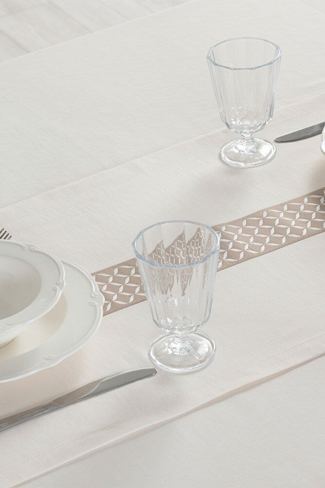 Alba Jakar Çember Desen Runnerlı Set Leke Tutmaz 160x220 Cm Lüks Masa Örtüsü 2 Runnerlı Set BeyazSamimi bir yemek, aile içinde hoş bir akşam masanıza uyacak masa örtüleri ve runner'lar